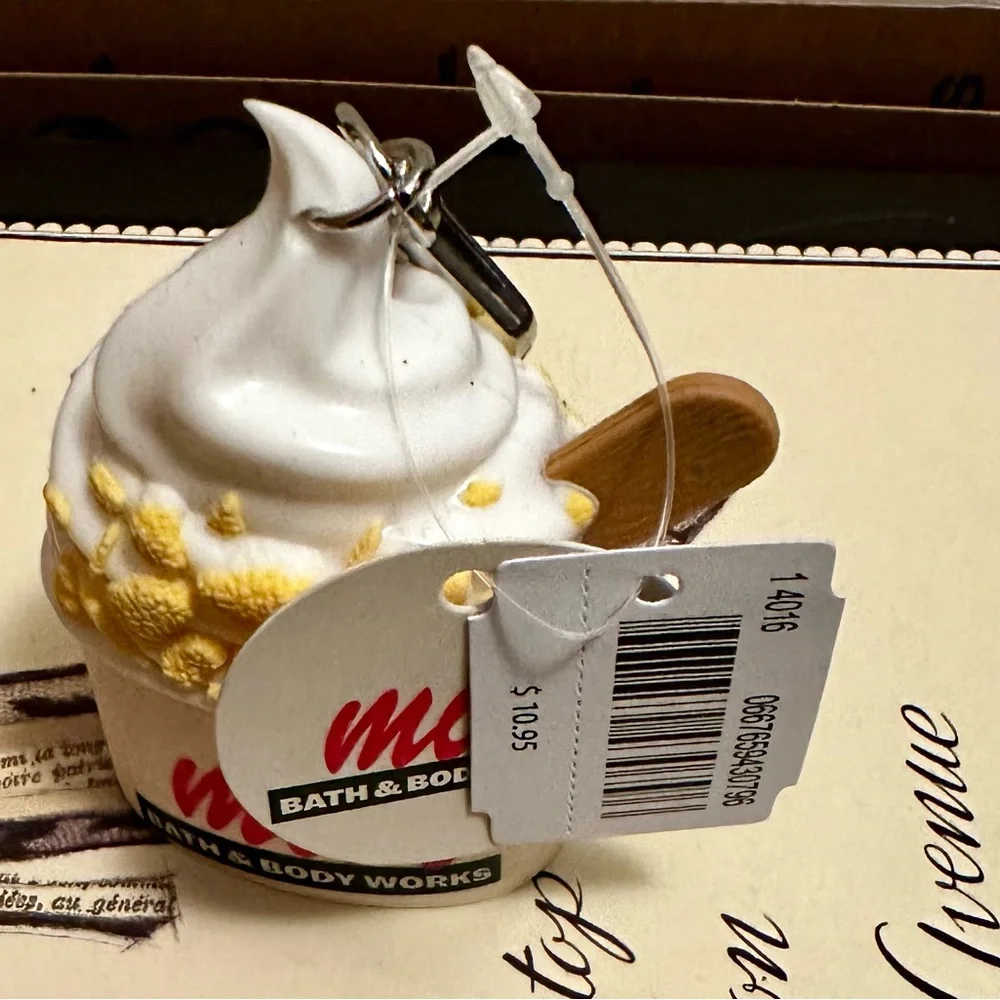 Bath & Body Works Milk Bar Truck & Milk Bar Cornnflake Soft Serve Pocketbacs - Picture 3 of 3